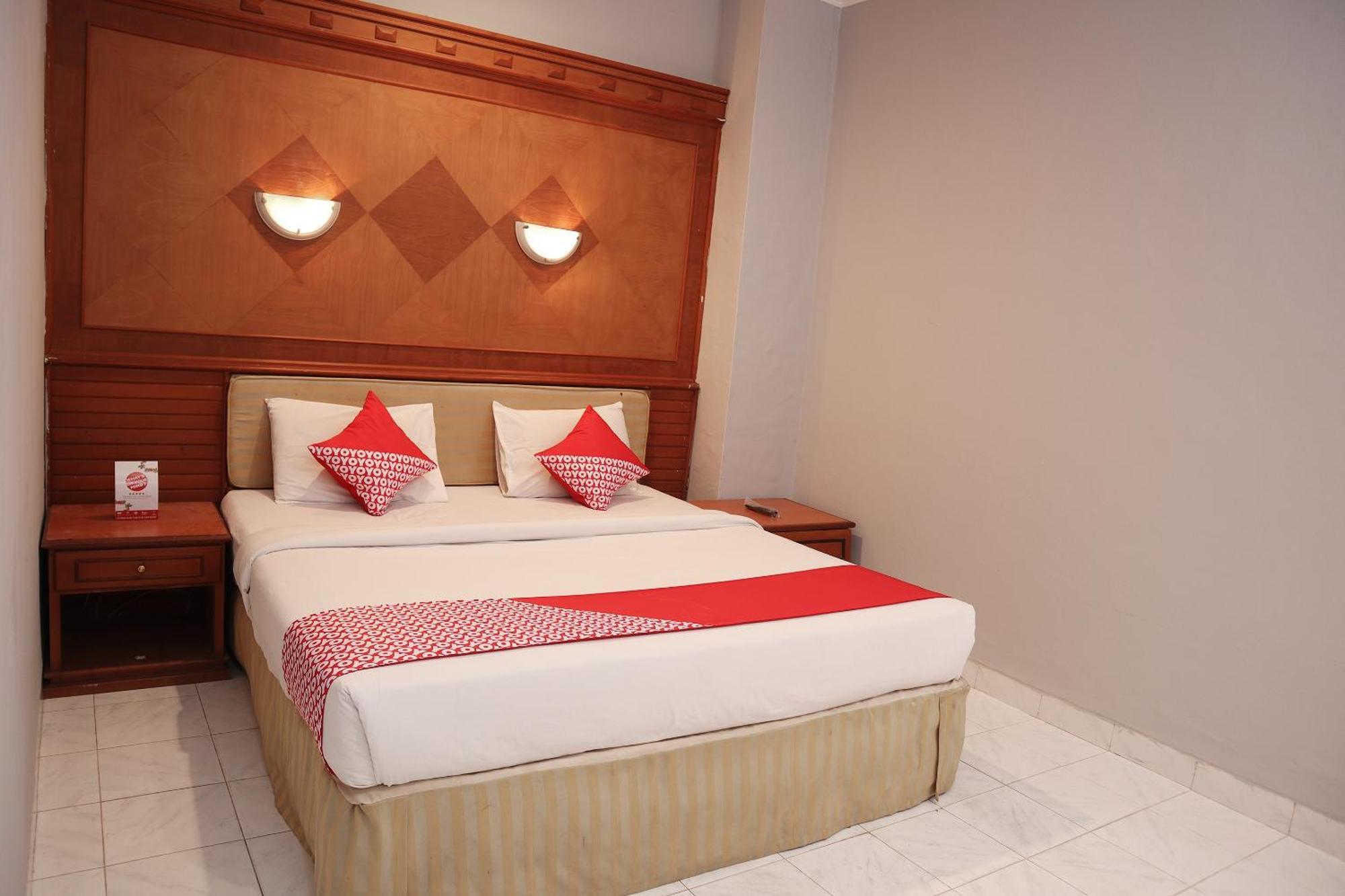 Oyo 742 Mona Plaza Hotel Pekanbaru Zewnętrze zdjęcie
