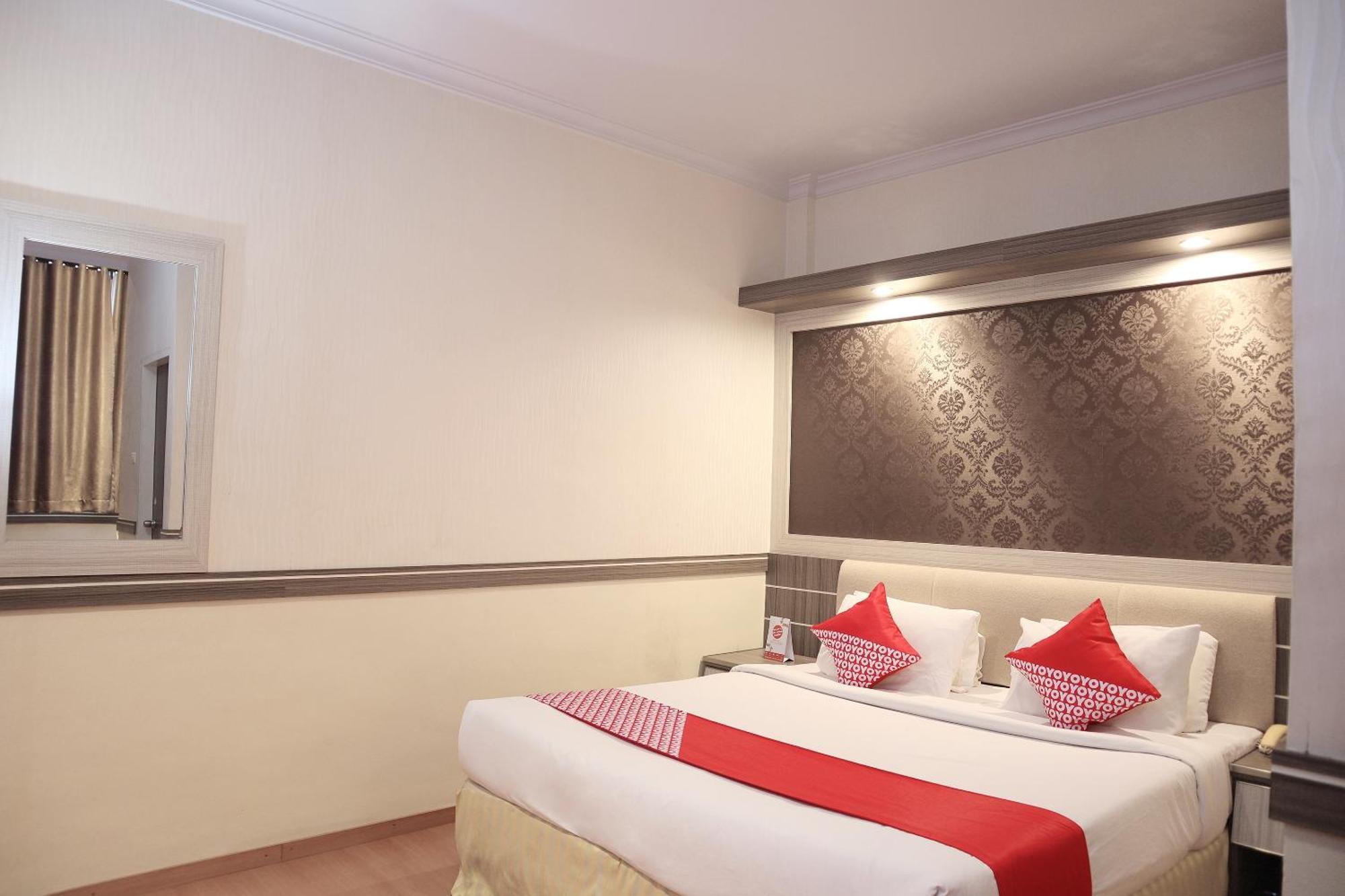 Oyo 742 Mona Plaza Hotel Pekanbaru Zewnętrze zdjęcie