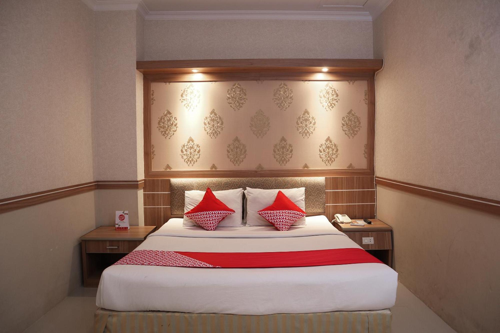 Oyo 742 Mona Plaza Hotel Pekanbaru Zewnętrze zdjęcie
