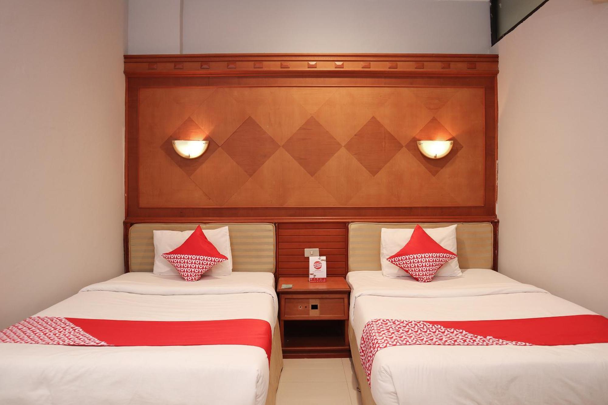 Oyo 742 Mona Plaza Hotel Pekanbaru Zewnętrze zdjęcie