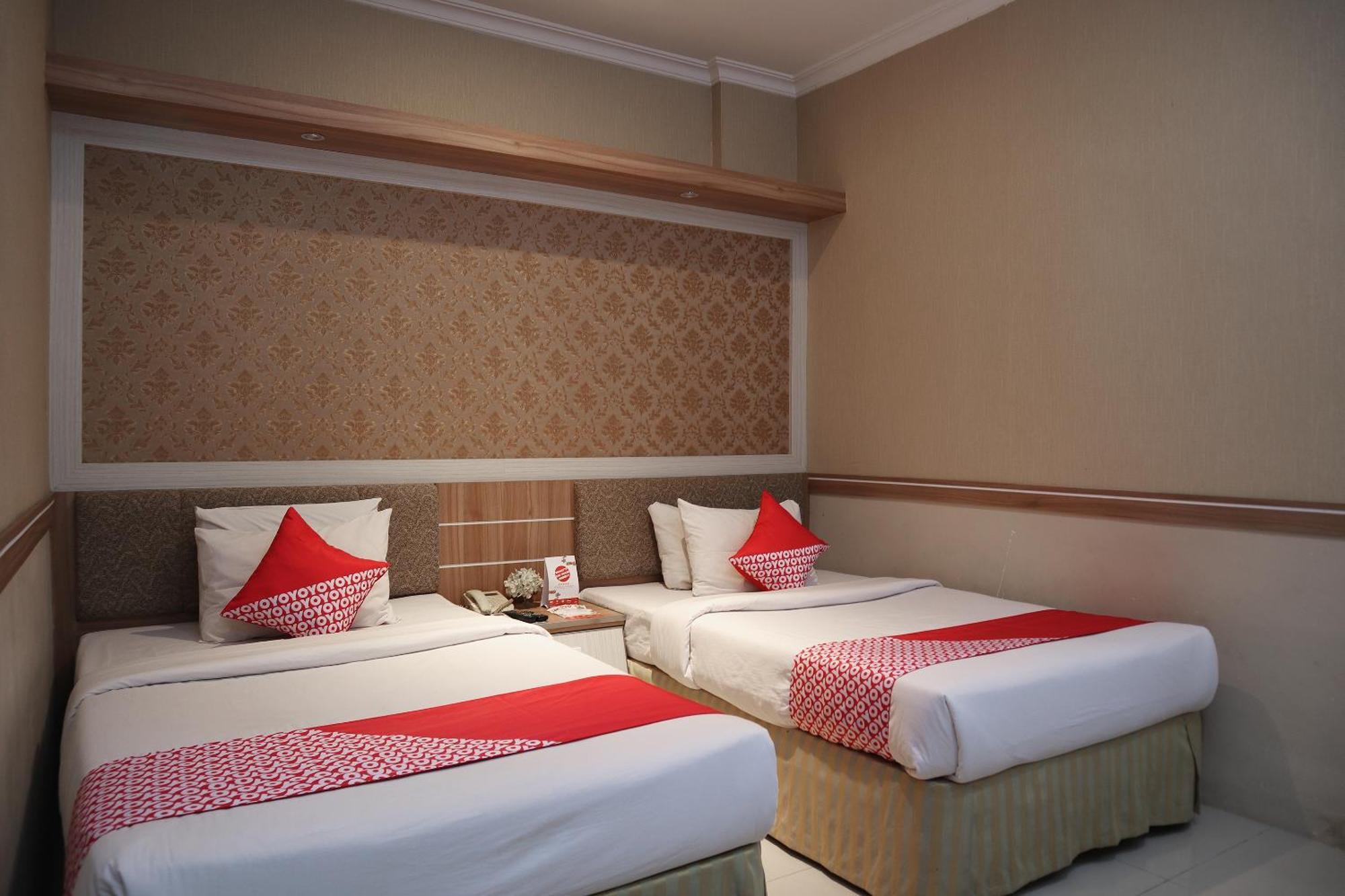 Oyo 742 Mona Plaza Hotel Pekanbaru Zewnętrze zdjęcie