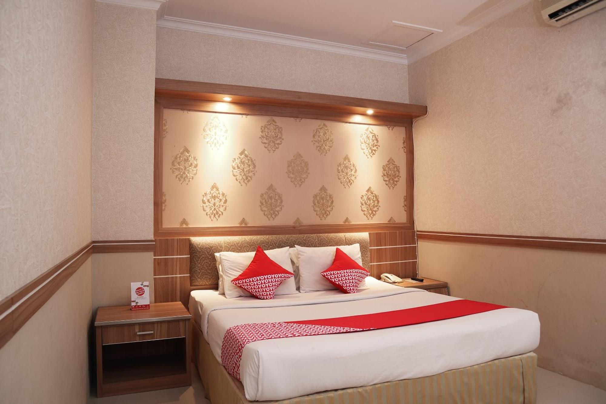 Oyo 742 Mona Plaza Hotel Pekanbaru Zewnętrze zdjęcie